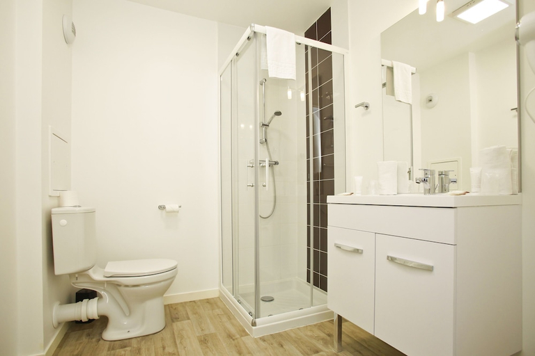 Bathroom 3, Aparthotel Odalys Blamont, Somme