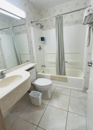 Bathroom 3, Metrotel Express, San Pedro Sula