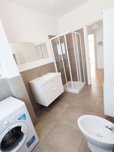 Bathroom 16