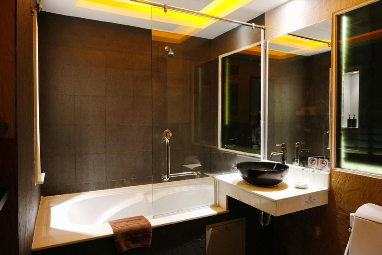Bathroom 17