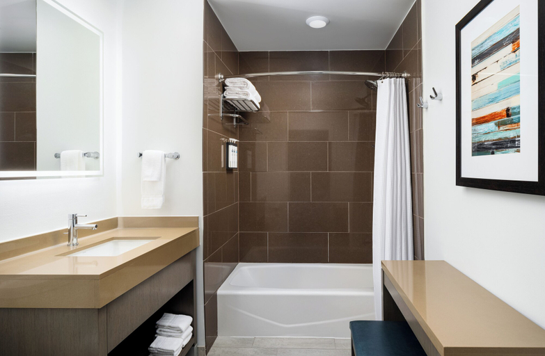 Bathroom 4, Hyatt House Naples/5th Avenue, Collier