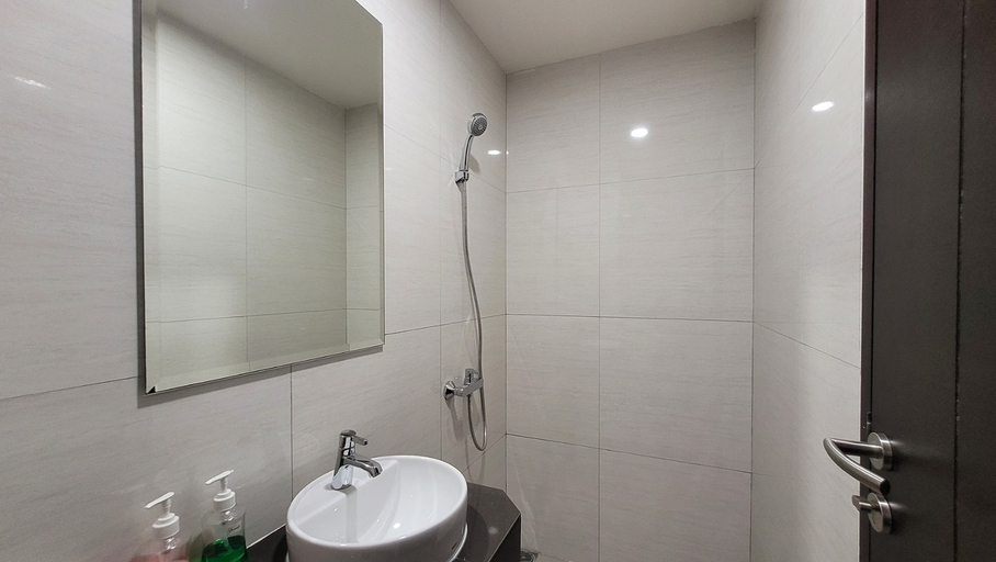 Bathroom 5, Palam Mansion at CitraPlaza Nagoya, Batam