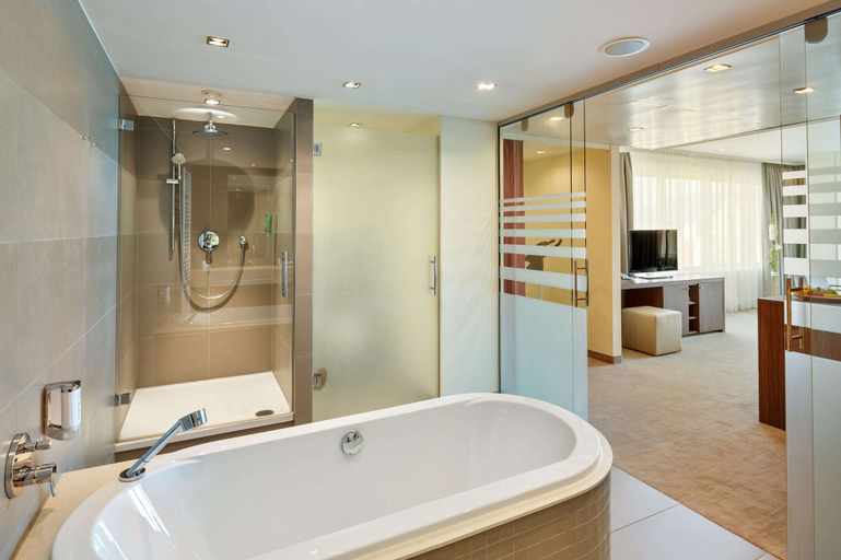 Bathroom 13