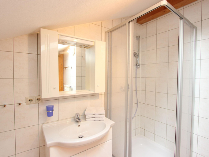 Bathroom, Vintage Apartment With Sauna in Hopfgarten, Kitzbühel