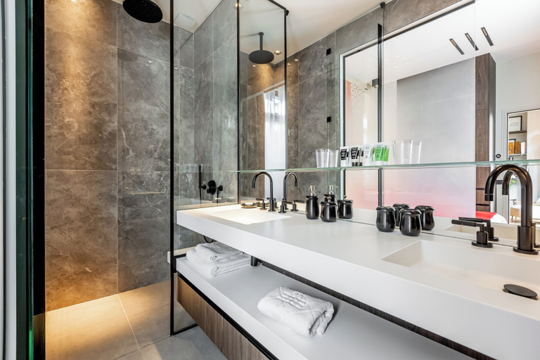 Bathroom 4, Maison Barnes Paris Trocadero, Paris