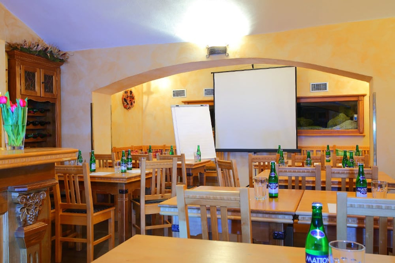 Food & Drinks 2, Hotel U Divadla, Praha 5
