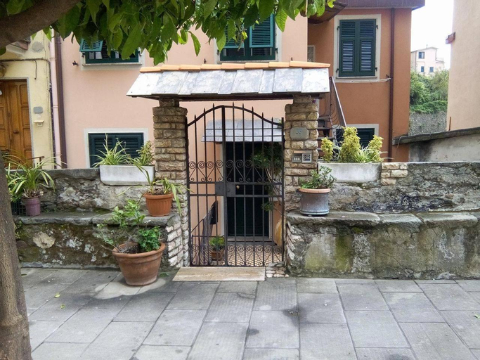 Casa De Batte, La Spezia