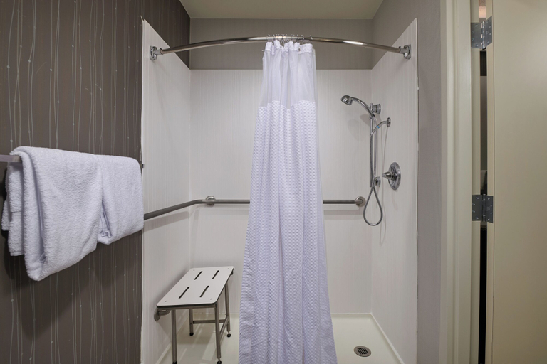 Bathroom 5, Courtyard by Marriott Harrisonburg, Harrisonburg