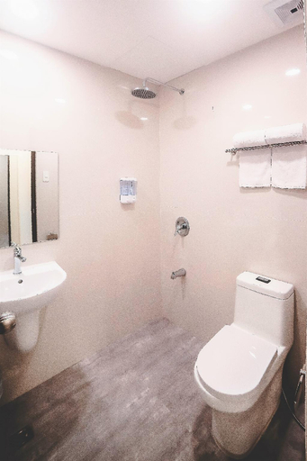 Bathroom, Trip Inn, Legazpi City