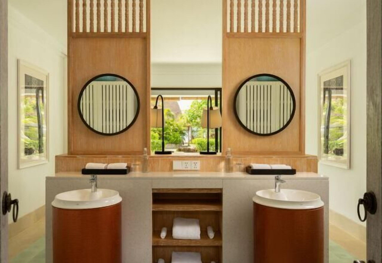 Bathroom 9