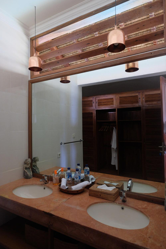 Bathroom 4, Private Luxury Villa Celagi - with large infinity pool and ocean view, Karangasem