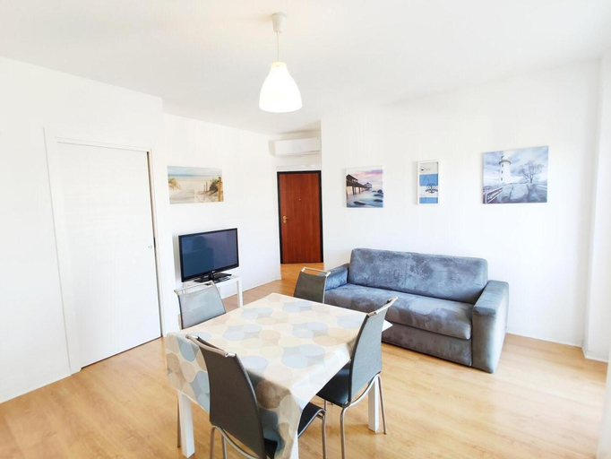 Dining Room 5