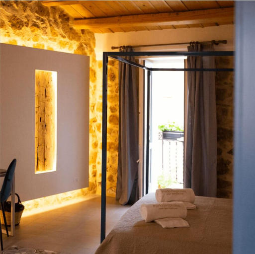Bedroom 2, PORTA SOPRANA Luxury guest house &Spa, Palermo