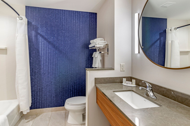 Bathroom 4, Fairfield Inn & Suites by Marriott Helen, White