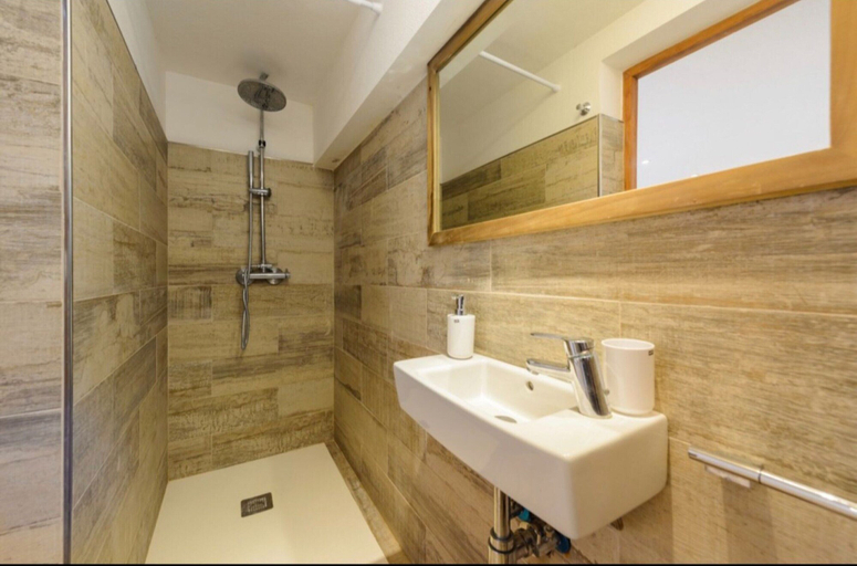 Bathroom 4, Detached Villa in Ibiza with Great Views of Hills & Hot Tub, Baleares