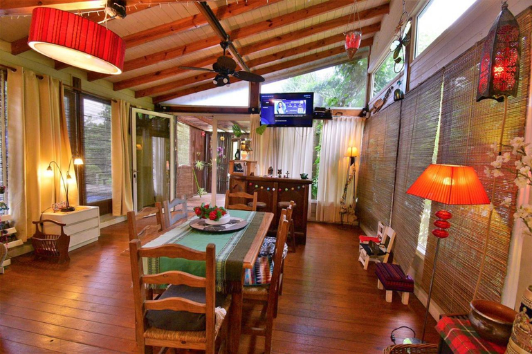 Others 5, Itaca delta cabanas, Tigre
