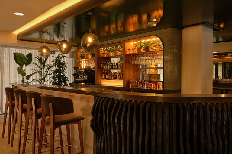 Food & Drinks