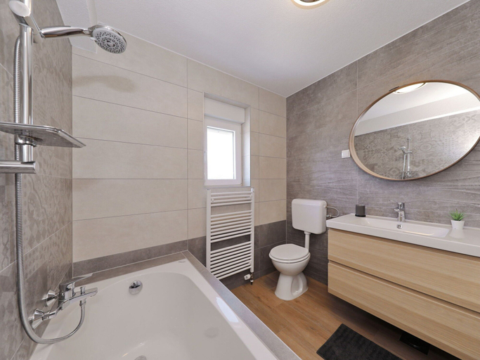 Bathroom 4, Serene Villa in Seline With Private Swimming Pool, Starigrad