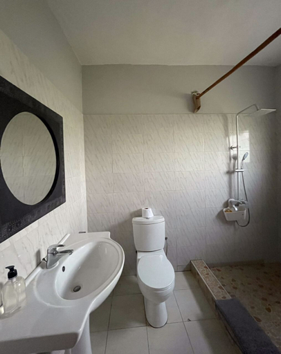 Bathroom 3, Afiki Resort, Komenda-Edina-Eguafo-Abirem