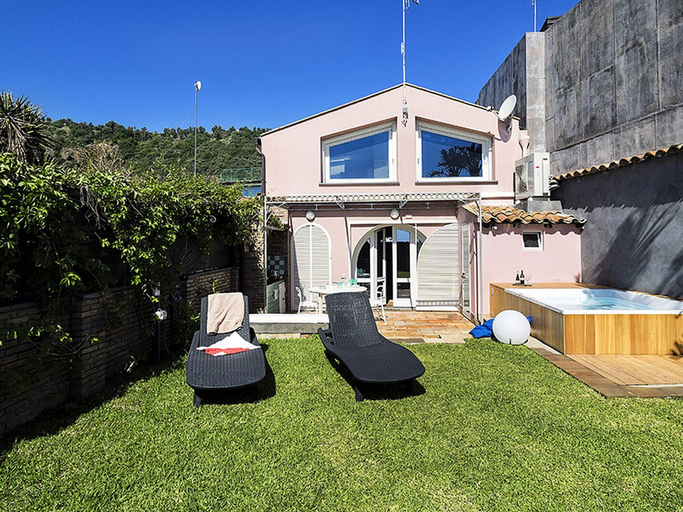 Exterior & Views, Luxurious Holiday Home in Acireale with Hot Tub, Catania