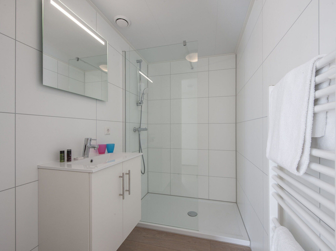 Bathroom, Modern Lodge With Dishwasher, Near Helmond, Mierlo