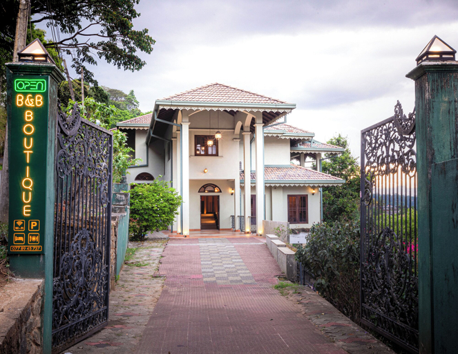 Exterior & Views