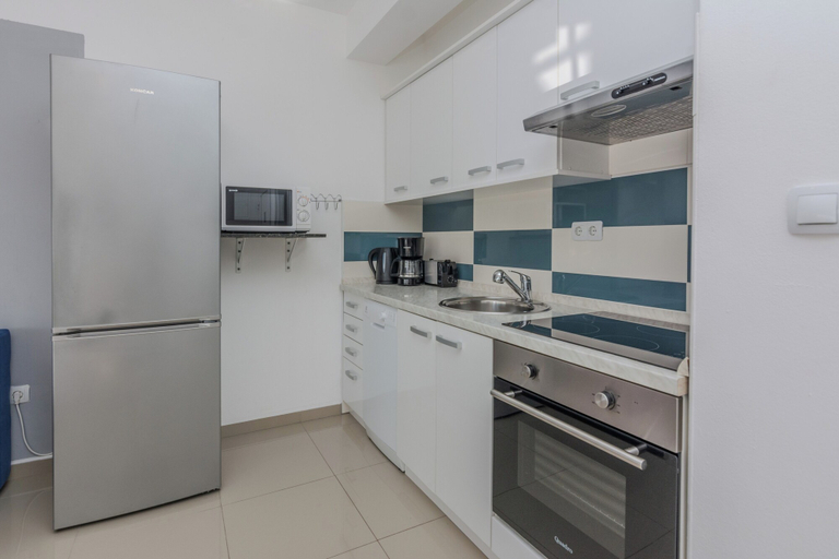 Others 4, Apartment Marovic, Vir