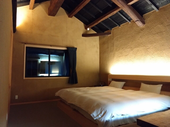 Bedroom 3, Ine Ebisuya Chitose, Ine