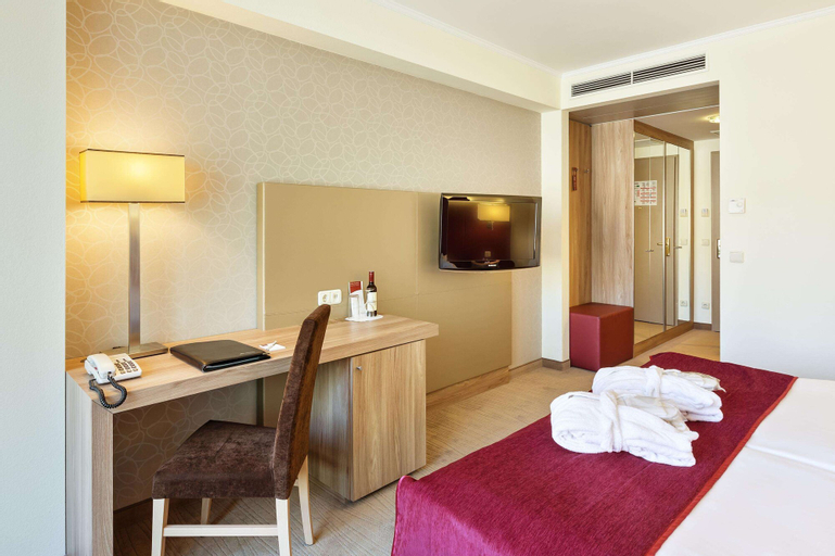 Bedroom 25