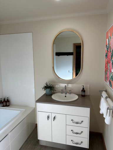 Bathroom 16