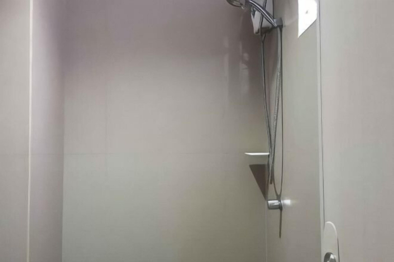 Bathroom 12