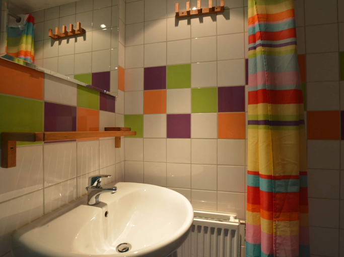 Bathroom 3, Gorgeous Holiday Home in Ovifat With Sauna, Liège