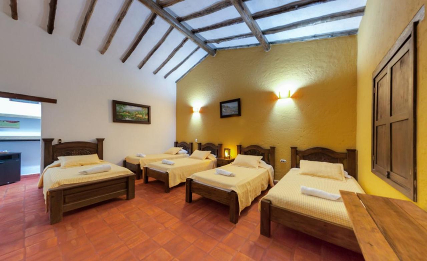 Bedroom 2, Hotel Hacienda Santa Barbara, Pinchote
