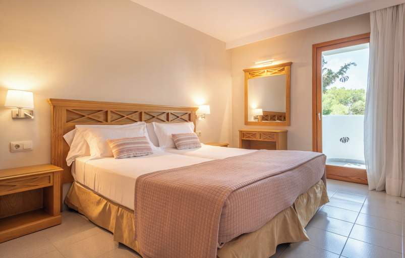 Bedroom 2, Inturotel Esmeralda Garden, Baleares