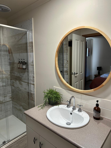 Bathroom 15