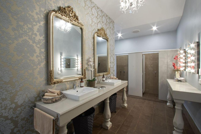 Bathroom 5, Blair Athol Homestead, Inverell - Pt A