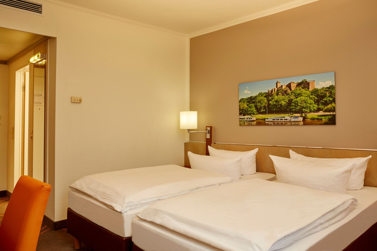 Bedroom 4, Sunday Hotel Leipzig-Halle, Saalekreis