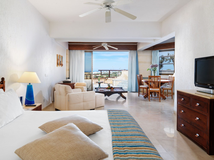 Bedroom 3, Coral Beach Hotel and Resort
