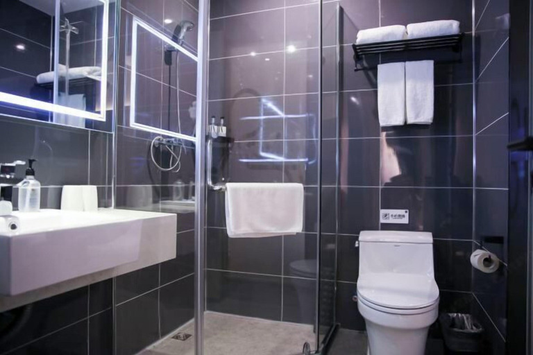 Bathroom 4, Rest Comfort Hotel (Wenzhou Lucheng), Wenzhou