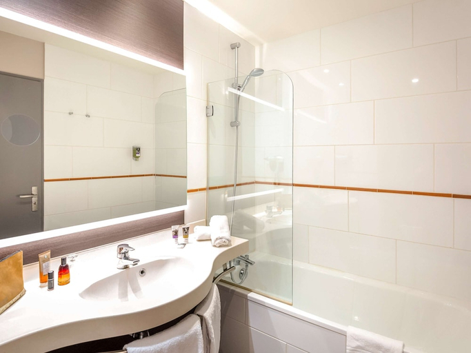 Bathroom 4, Mercure Cavaillon Portes Du Luberon, Vaucluse