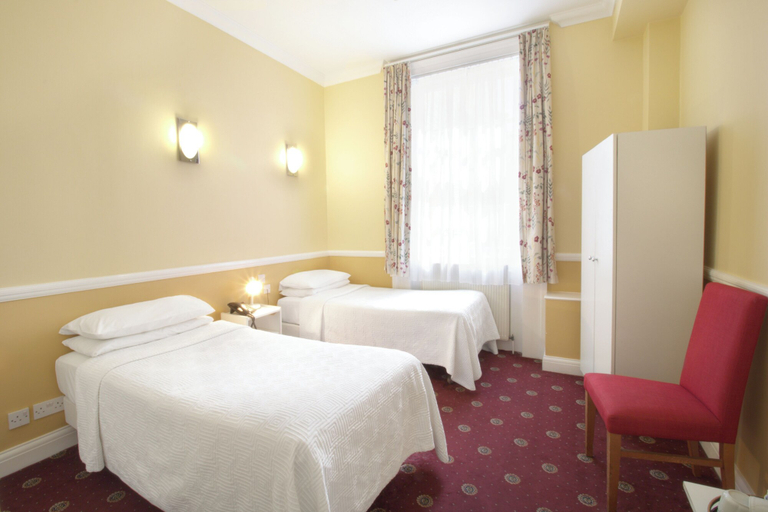 Bedroom 3, Balmoral House Hotel, London