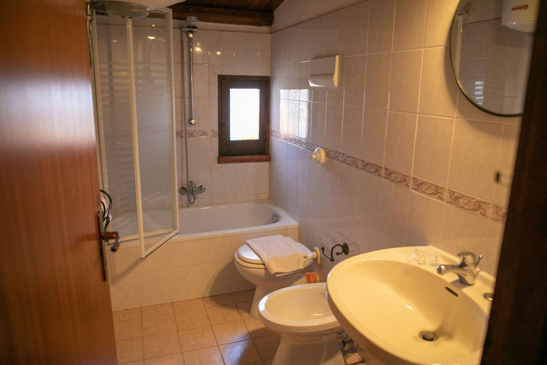 Bathroom 5, Villa Magara, Palermo
