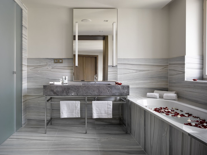 Bathroom 3, THE EMBLEM HOTEL, Praha 1