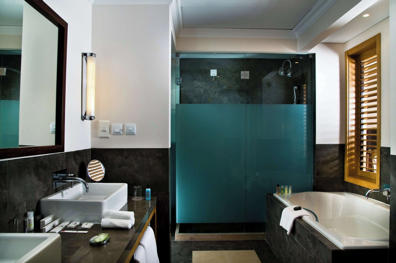 Bathroom 8
