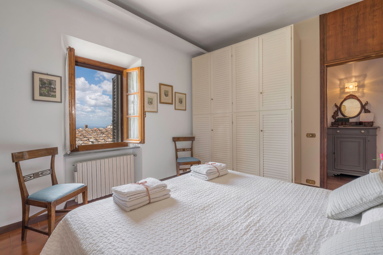 Bedroom 3, Casa Martina, Piazza Delle Erbe, San Gimignano, Siena