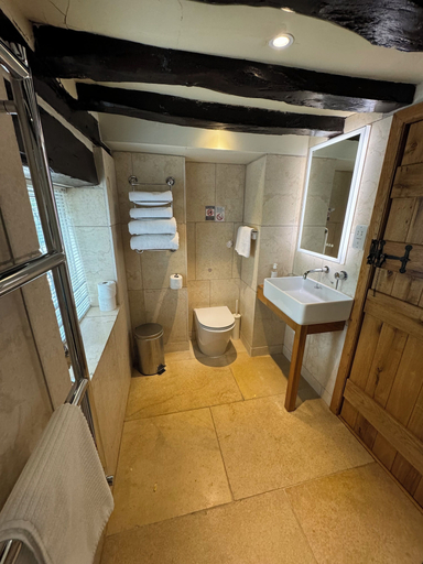 Bathroom 3, Heathrow Cottages B&B, Surrey