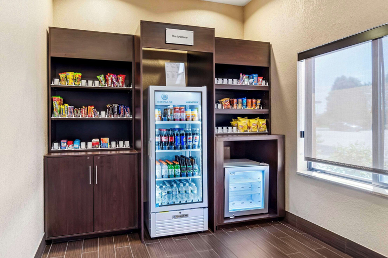 Food & Drinks 4, Comfort Suites Merrillville near US 30, Lake