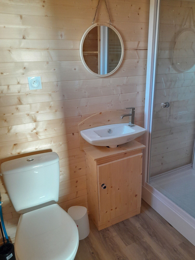 Bathroom 3, L'Insolite de Nathcy, Allier