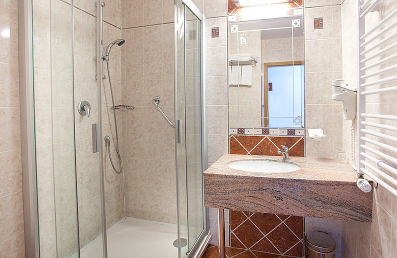 Bathroom 3, Hotel U Divadla, Praha 5