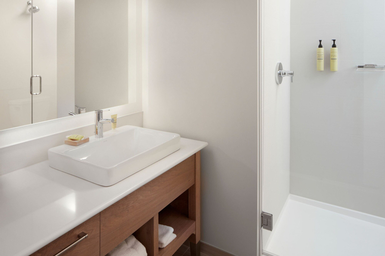 Bathroom 7